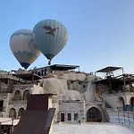 מלון Escape Cave *