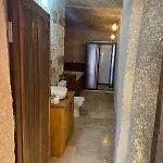 מלון Escape Cave