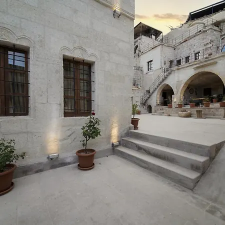 Escape Cave Hotel *