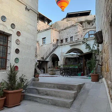 Hotel Escape Cave