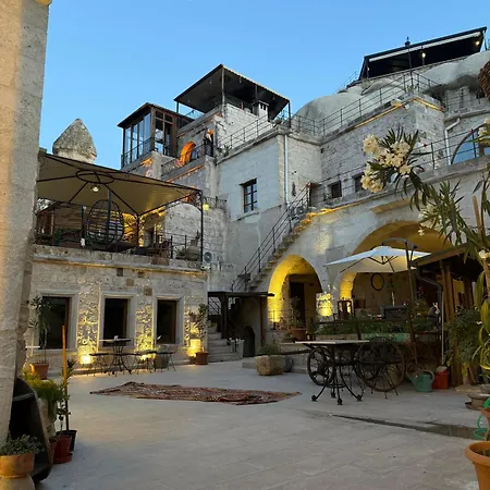 Hotel Escape Cave