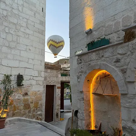 Escape Cave Hotel *