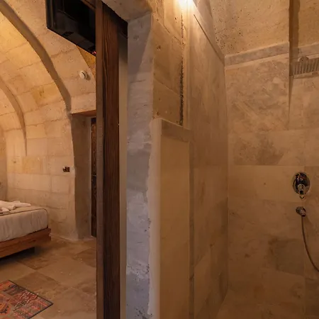 Escape Cave Hotel *