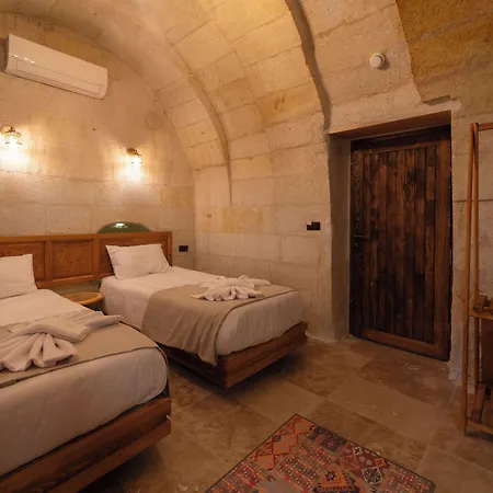 Escape Cave Hotel *