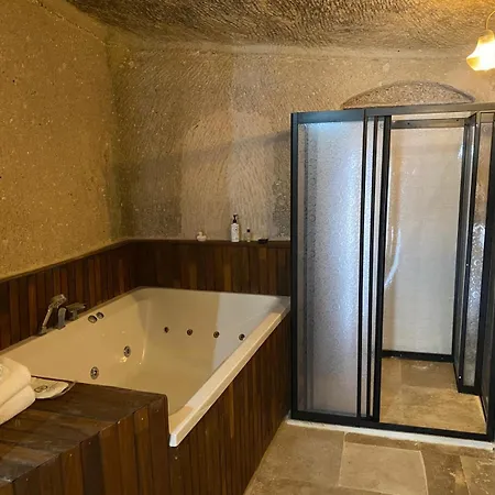 Escape Cave גורמה
